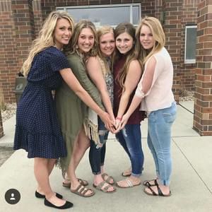 Meet your Posher, Alexis